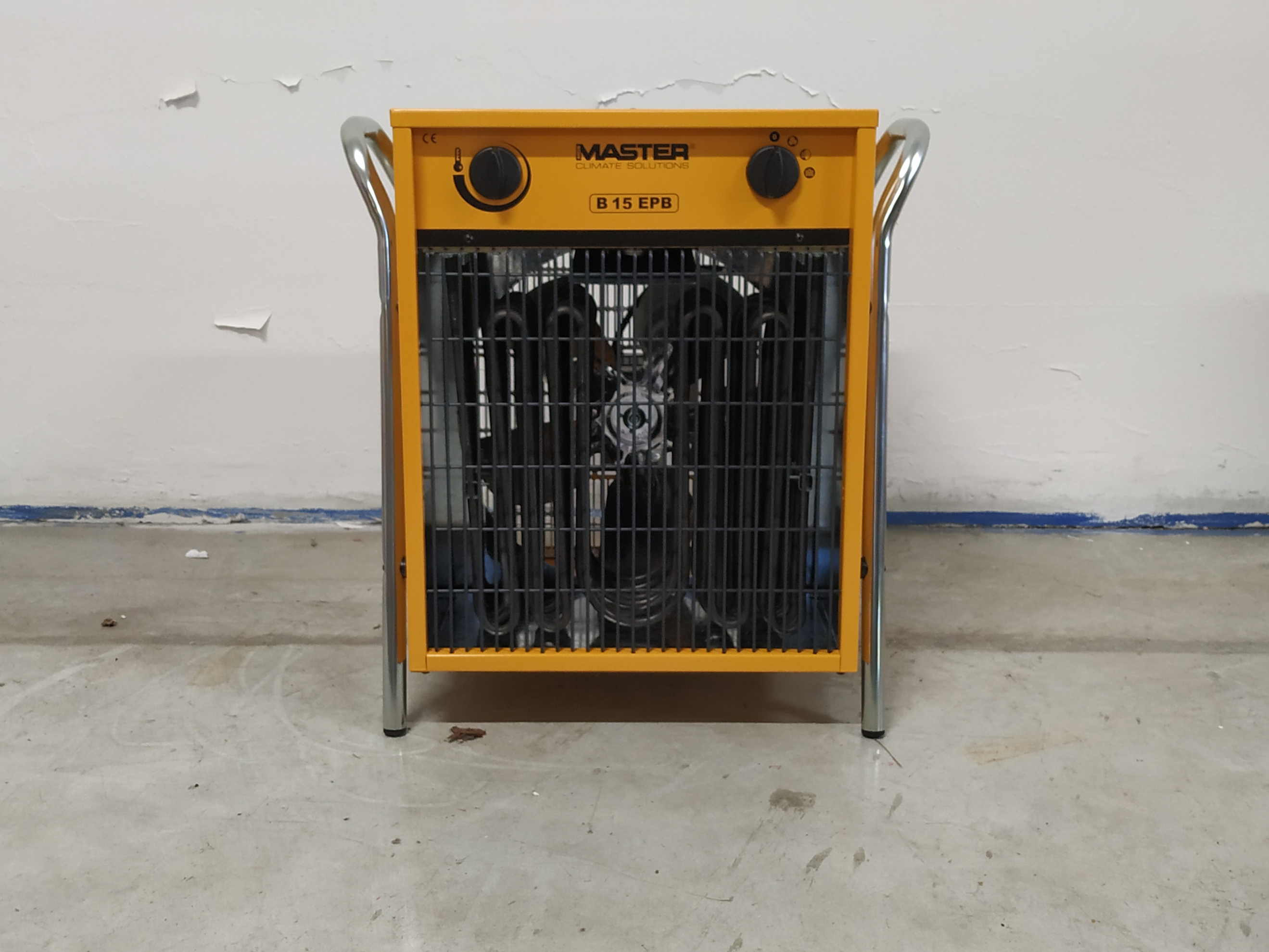 Master B15 è un generatore elettrico d'aria calda pratico e potente.