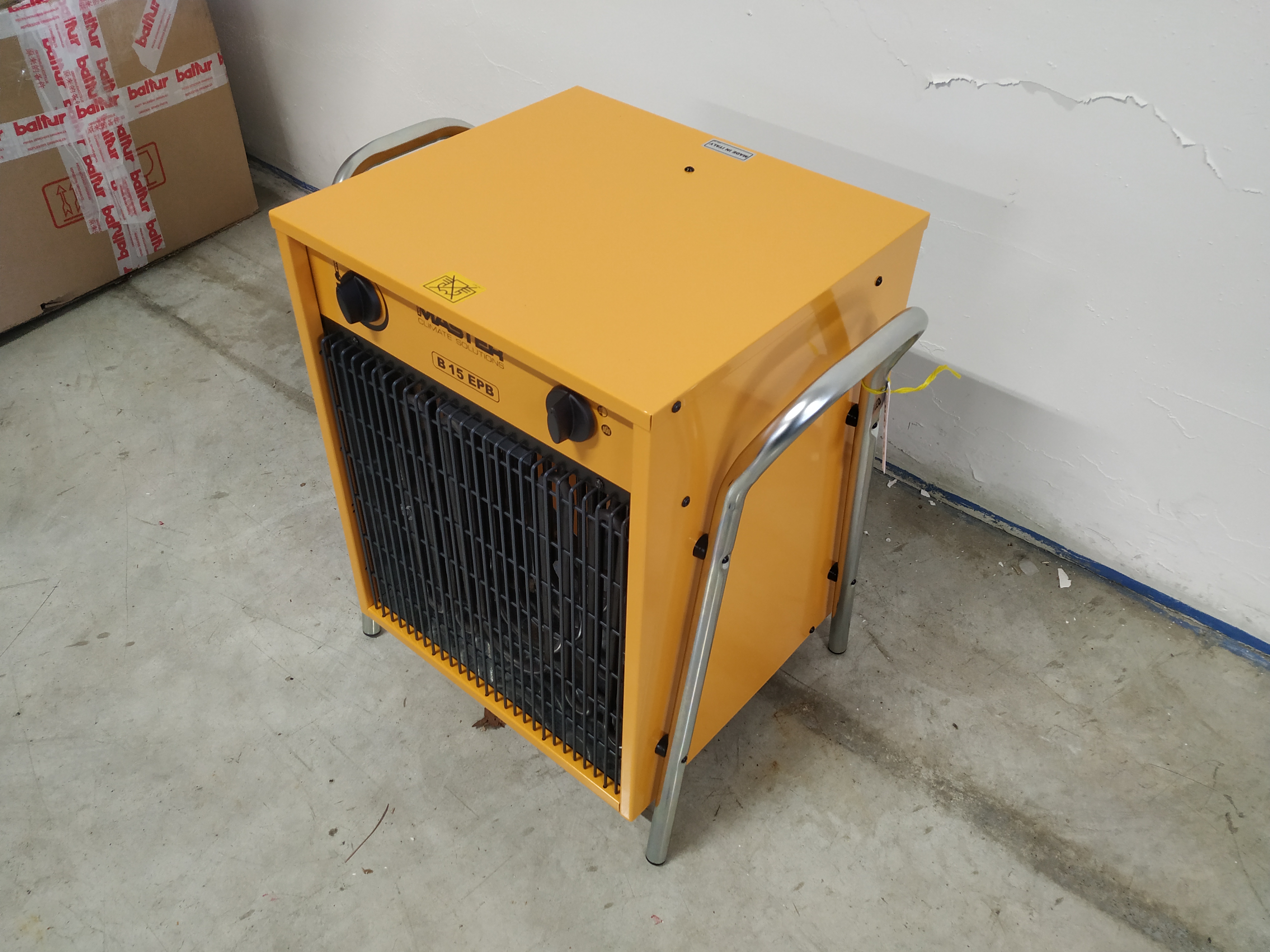 Master B15 è un generatore elettrico d'aria calda pratico e potente.