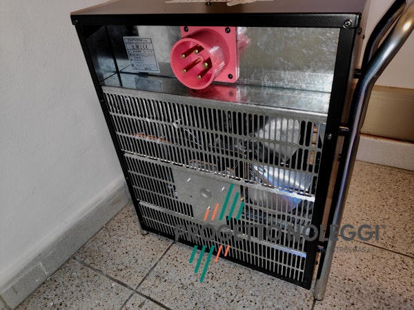 Particolare sul retro del Un particolare del retro del Master B9 Black Edition, solo su Progetto Noleggi Un particolare del retro del Master B9 Black Edition, solo su Progetto Noleggi