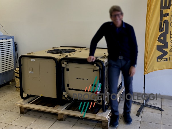 Condizionatore AC-M18 Progetto Noleggi Condizionatore Professionale ad alte prestazioni fabbrizazione di derivazione militare e per uso campale, Altissima Qualità ed affidabilità. Prodotto in Danimarca.