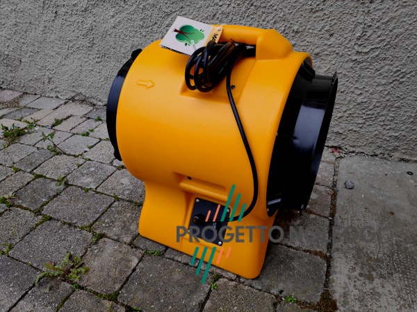 Master BL 6800 - Estrattore Soffiatore Master BL 6800 è un soffiatore professionale portatile utilizzato sovente in edilizia e nelle ristrutturazioni, oppure nei cantieri per l'aspirazione della polvere.