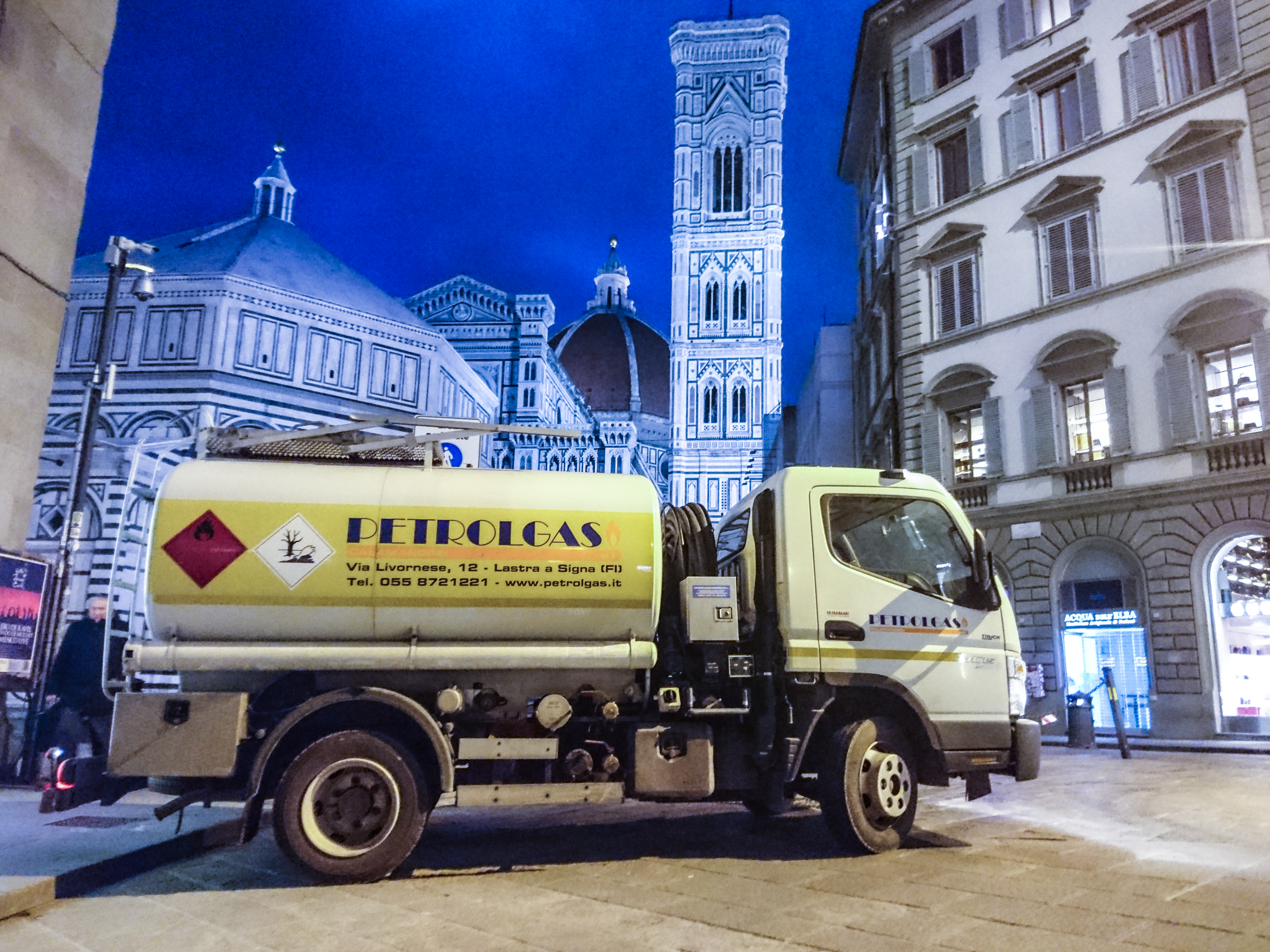 La gestione del carburante non è un problema!! Penserà a tutto Petrolgas controllando il livello del carburante nel vostro serbatoio o cisterna, in autonomia ce ne occuperemo noi, permettendovi di concentrarvi sulla vostra attività senza perdite di tempo e preoccupazioni.