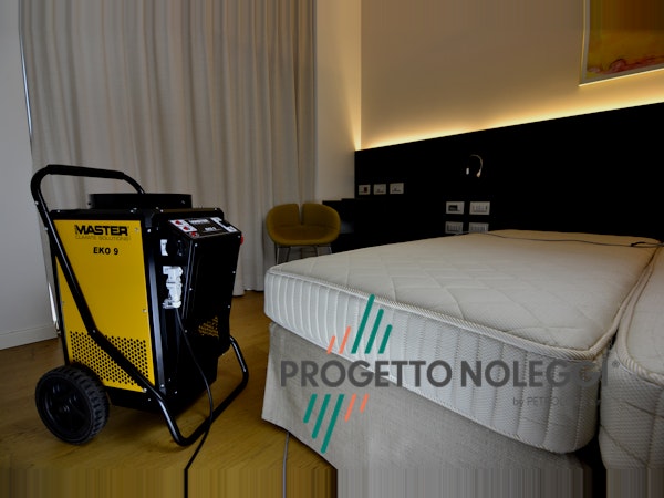 Master EKO 9 - Riscaldatore elettrico per la Disinfestazione da Parassiti EKO 9 è il modello più potente di riscaldatore elettrico per la Disinfestazione di Parassiti, grazie a questa nuova tecnologia di riscaldatori oggi è possibile sbarazzarsi da questi insetti senza la necessità di utilizzare potenti veleni (con tutti i rischi che ne derivano), l'uso del calore è un metodo sicuro che rispetta l'ambiente.