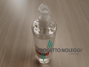 Gel Igienizzante Mani prodotto in Italia da 500ml Il nostro Gel Igienizzante Mani è un prodotto di qualità, di Produzione Italiana, realizzato con i migliori estratti naturali che caratterizzano il nostro paese. Dispenser manuale a pompetta di capacità 500ml.