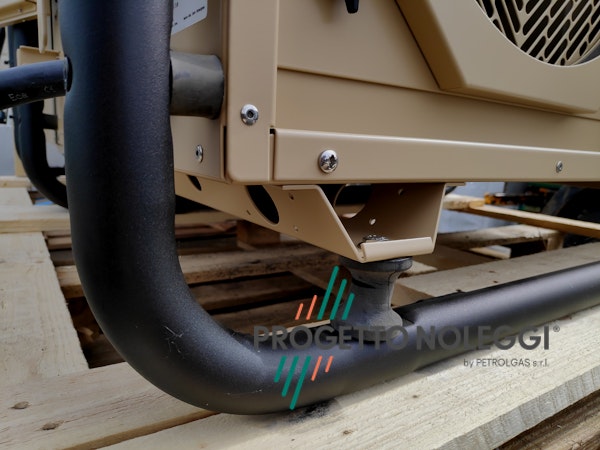 Condizionatore Mobile funzione Raffrescamento e Riscaldamento Condizionatore Professionale ad alte prestazioni fabbrizazione di derivazione militare e per uso campale, Altissima Qualità ed affidabilità. Prodotto in Danimarca.