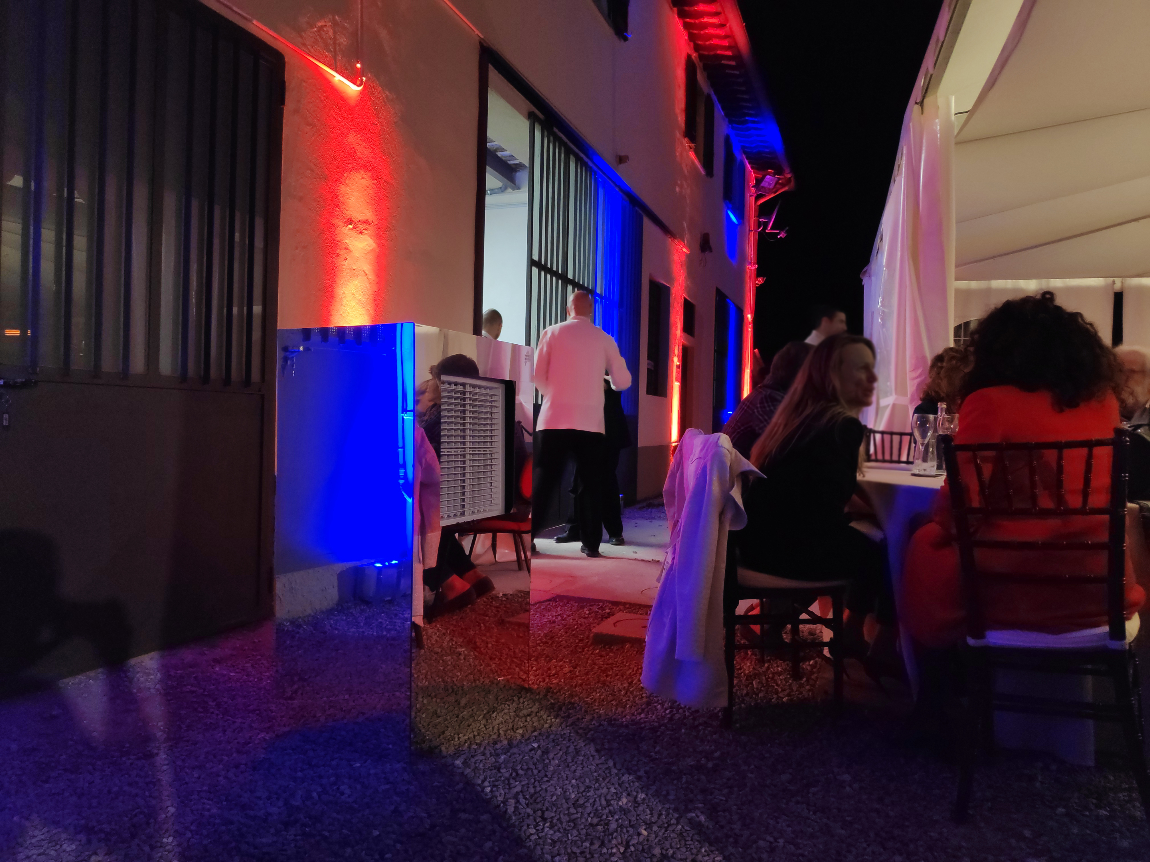 Specchiatura per rendere il Raffrescatore un oggetto di Design all'interno del tuo Ambiente, Evento, etc.