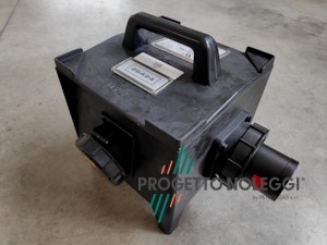 Quadro Elettrico Certificato Professionale in gomma butilica ad alta resistenza Quadri Pentapolari o Monofase con vari gradi di protezione, dotati di Differenziali e Magnetotermici per sezionare le singole uscite. Tutti Certificati dal Produttore. Materiali molto robusti agli urti ed alti gradi di isolamento alle polveri e all'acqua.