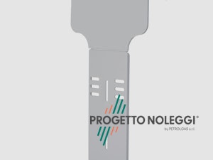 Piastra universale per dispenser automatico Gel igienizzante mani La piantana telescopica per l'igienizzazione delle mani ha un pannello di fissaggio universale per consentire l'impiego di dispenser di qualsiasi marca e modello. Prodotta su nostre specifiche in Italia.