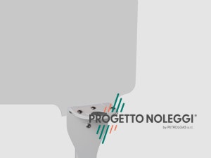 Supporto per gel dispenser manuale con diametro regolabile Questo modello di piantana per l'igienizzazione delle mani ha il supporto per il dispenser manuale a cui si può fissare qualsiasi marca e modello. Prodotta su nostre specifiche in Italia.