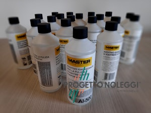 AL 500 - Additivo Igienizzante per la Pulizia dei Raffrescatori Evaporativi Additivo Antibatterico dal profumo di pulito, da utilizzare per l'igienizzazione dei raffrescatori evaporativi ad inizio stagione. Nel caso in cui i raffrescatori siano lasciati spenti per alcuni giorni, è buona norma avviare un ciclo di pulizia con l'igienizzante.