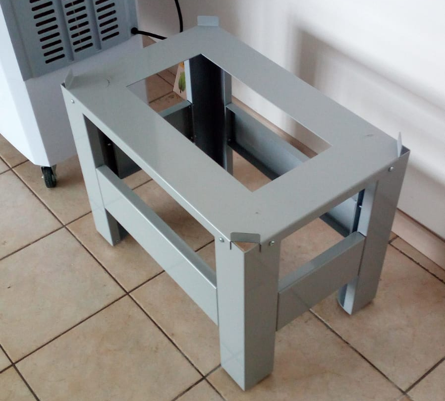 Master CCX 4.0 è un supporto per rialzare il raffrescatore ed avere una gettata d'aria che non dà fastidio a chi si trova nelle strette vicinanze.