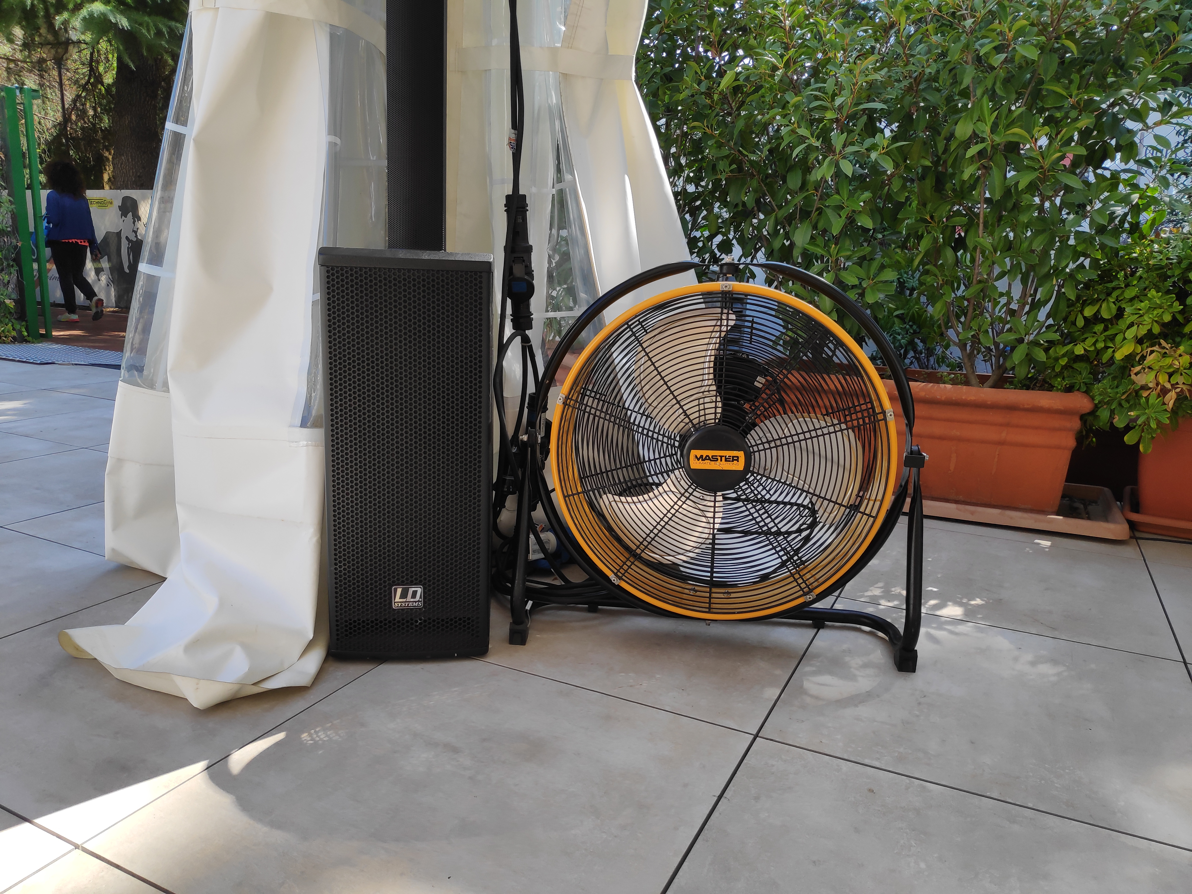 Ventilazione e raffrescamento tensostruttura con Master DF 20