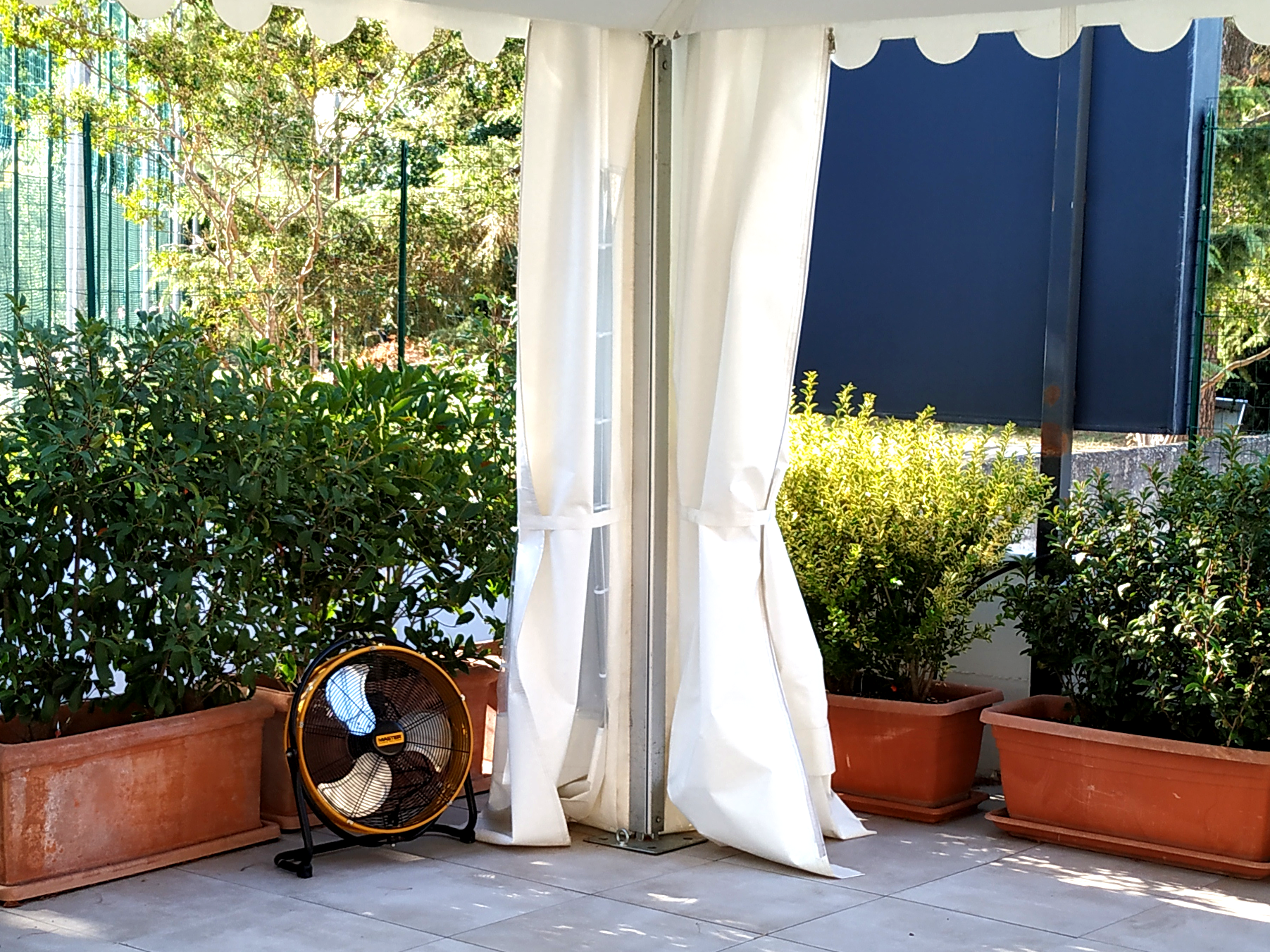 Ventilazione e raffrescamento tendostruttura con Master DF 20