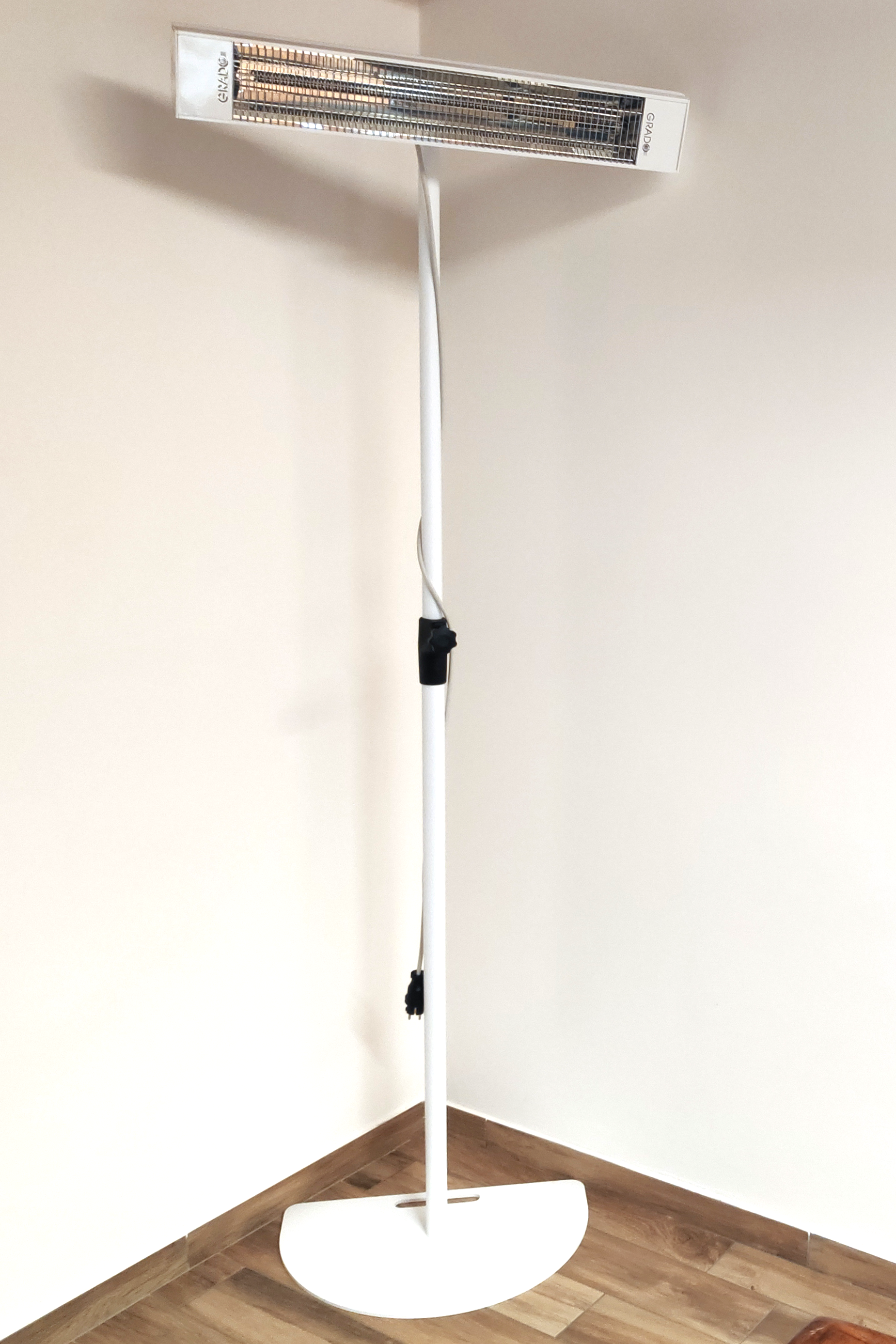 Sol 1800 XL su Piantana a Base Piatta EWT265W