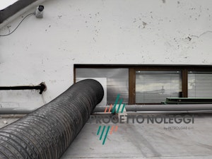 Tubazione flessibile connessa a Diffusore Orientabile Tubazione flessibile connessa a Diffusore Orientabile