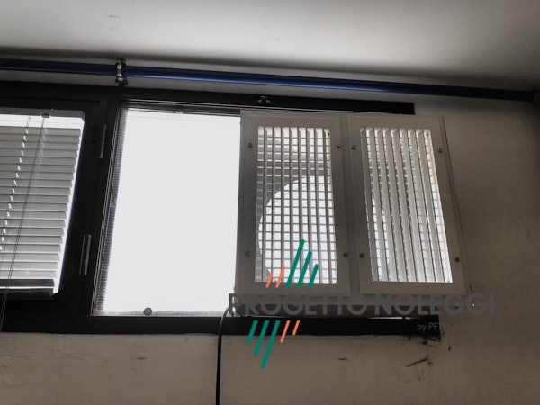 Diffusore a griglia orientabile applicazione industriale Diffusore a griglia orientabile applicazione industriale