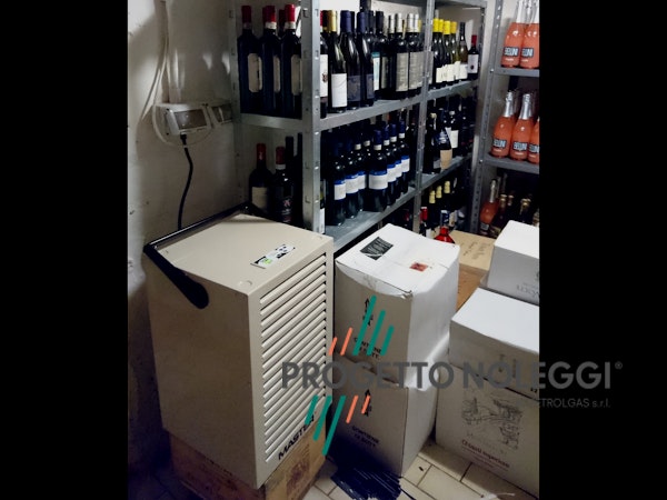 Master DH 732 - Deumidificatore a Condensazione Master DH 732 è un deumidificatore a condensazione perfetto per lavori di finitura e ristrutturazione.