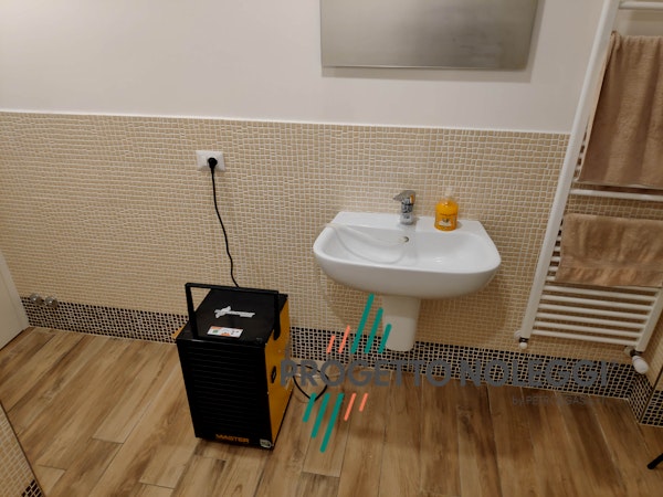 Master DH 732 - Deumidificazione bagno Master DH 732 - Deumidificazione bagno