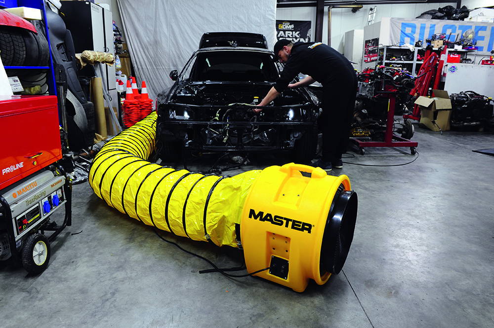Master BL 8800 - Estrazione fumi nocivi in officina auto