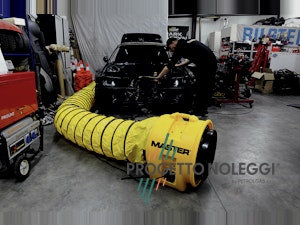 Master BL 8800 - Estrazione fumi nocivi in officina auto Master BL 8800 - Estrazione fumi nocivi in officina auto