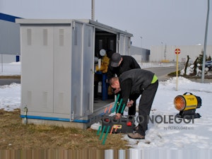 Utilizzo DC 61 senza corrente in esterno a batterie Utilizzo DC 61 senza corrente in esterno a batterie