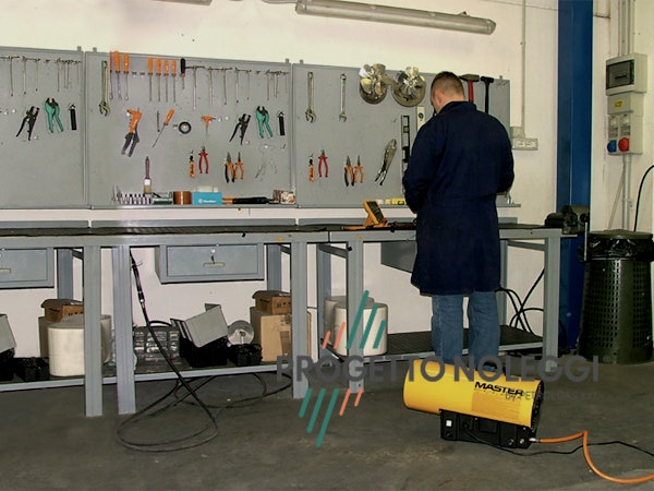 Master BLP 17M - Riscaldamento Officina meccanica Master BLP 17M - Riscaldamento Officina meccanica
