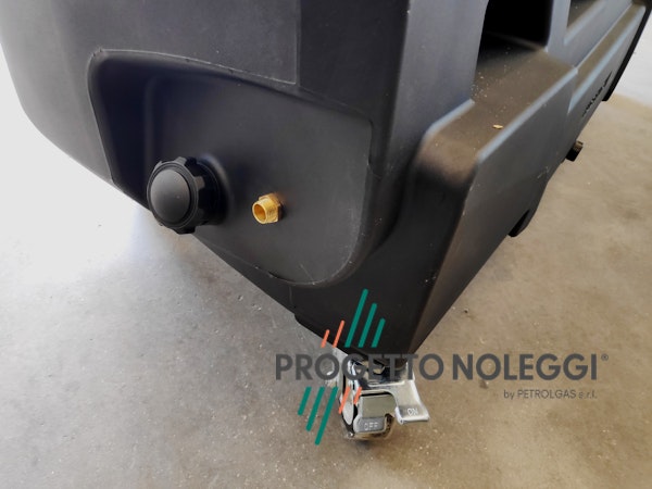 Ruote con fermi incorporati e serbatoio - Master BC 341 Ruote con fermi incorporati e serbatoio - Master BC 341