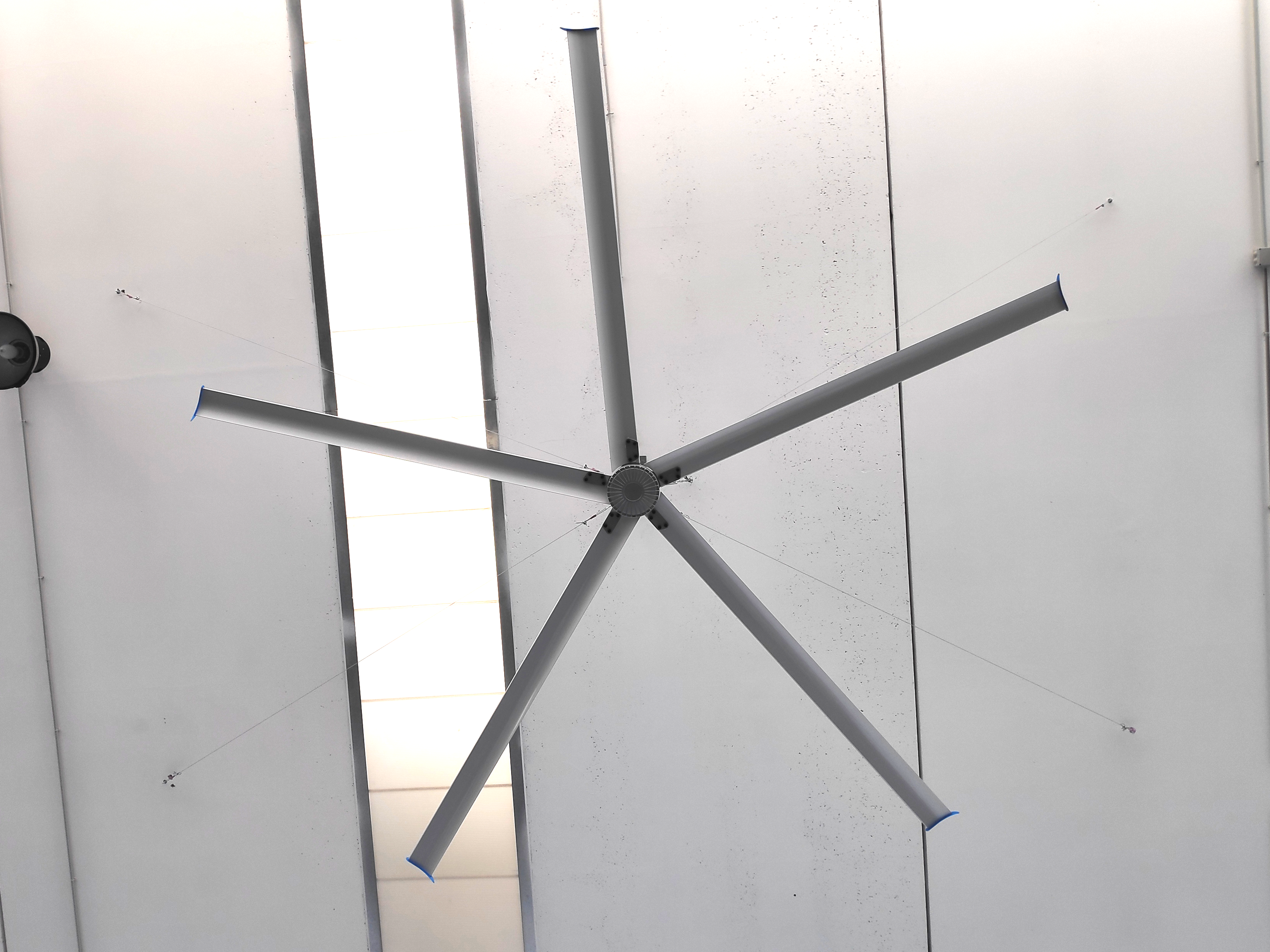 Destratificatore da soffitto - Tecnologia HVLS - High Volume Low Speed