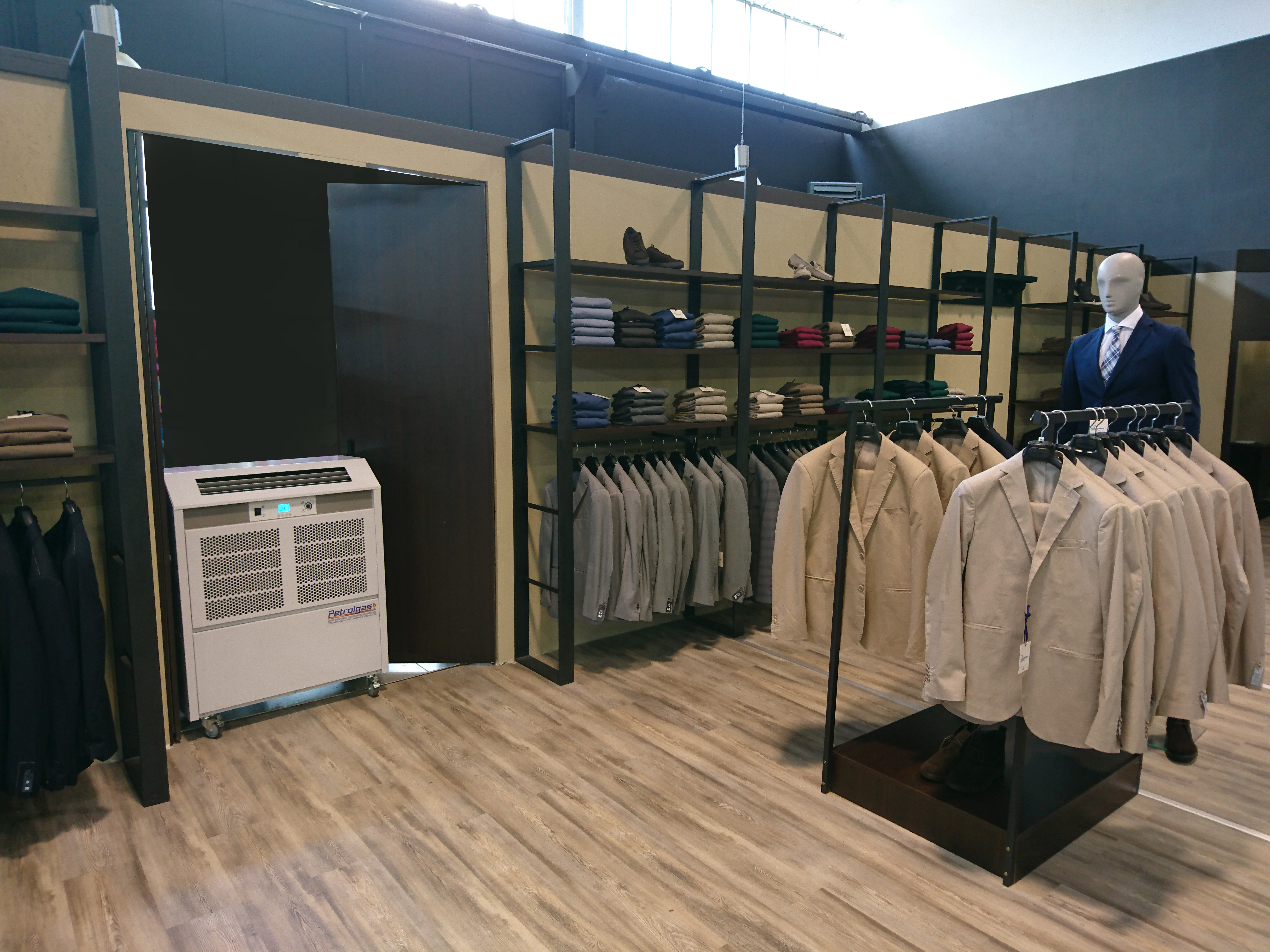 Master ACT 7 è un condizionatore professionale con prestazioni di alto livello, dotato di unità esterna