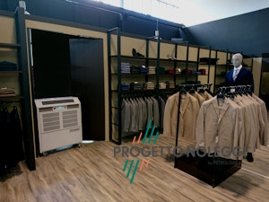 Condizionatore ACT 7 installazione negozio di abbigliamento Master ACT 7 è un condizionatore professionale con prestazioni di alto livello, dotato di unità esterna