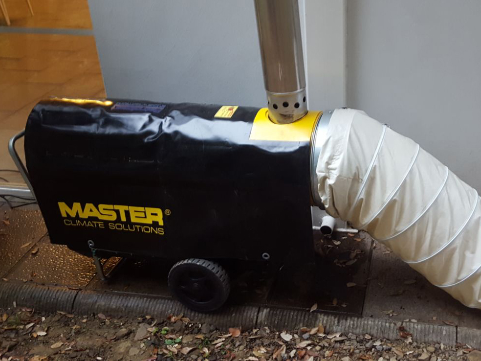 Copertura contro le intemperie per generatori d'aria calda a gasolio