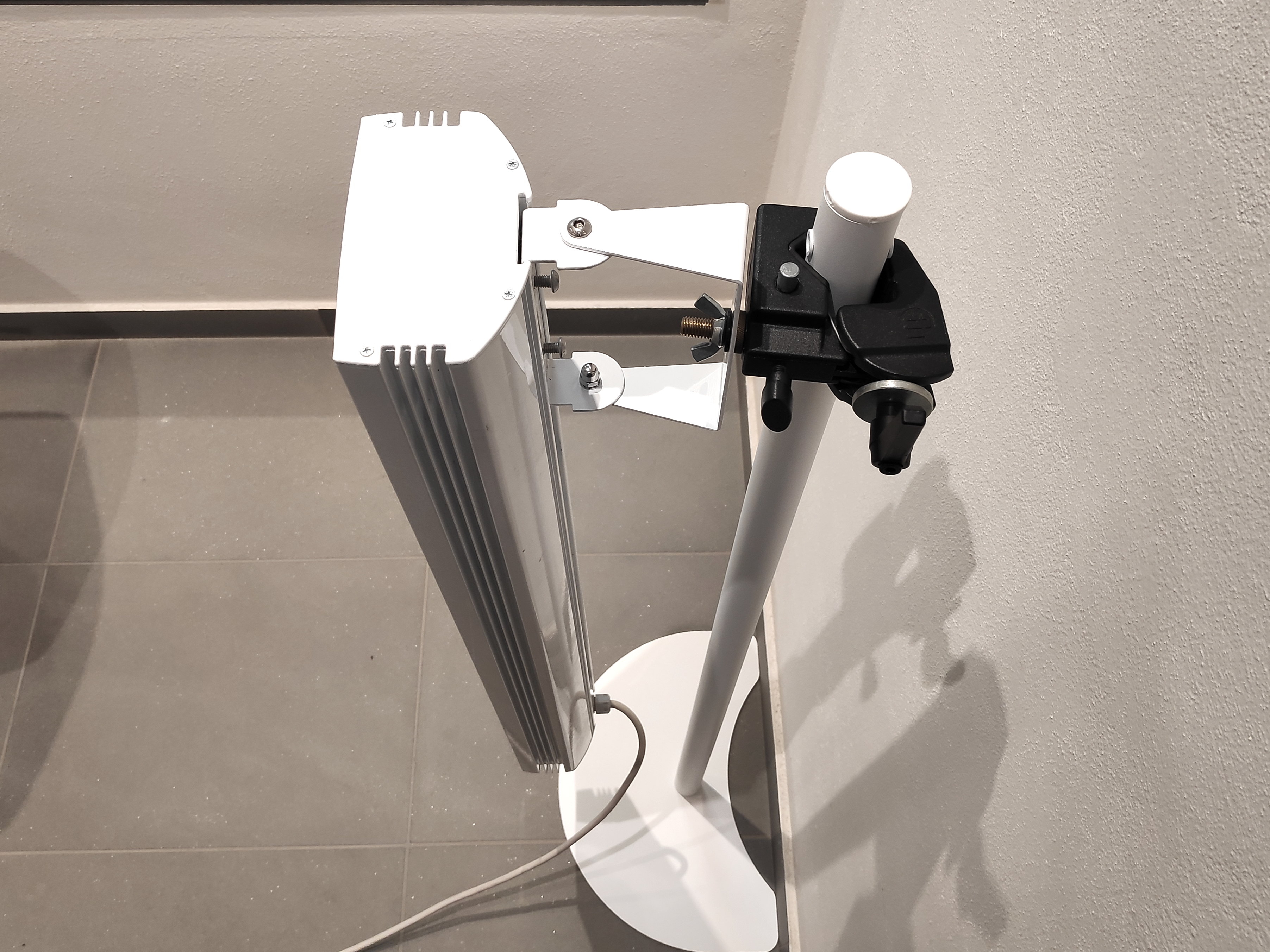 Supporto attaccato al muro Riscaldatore - Museale