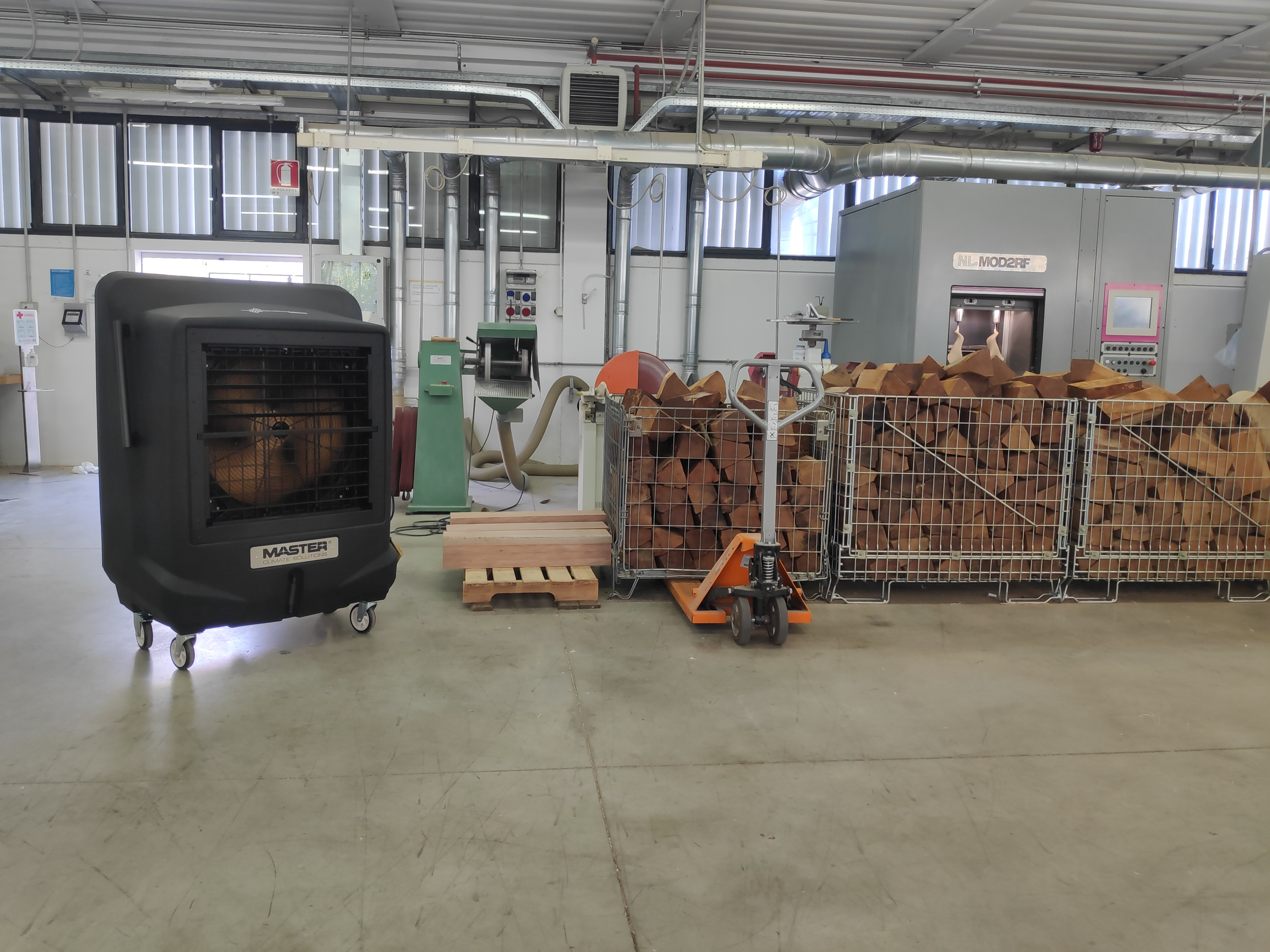 Installazione BC 121 in ambinete per lavorazione legnami