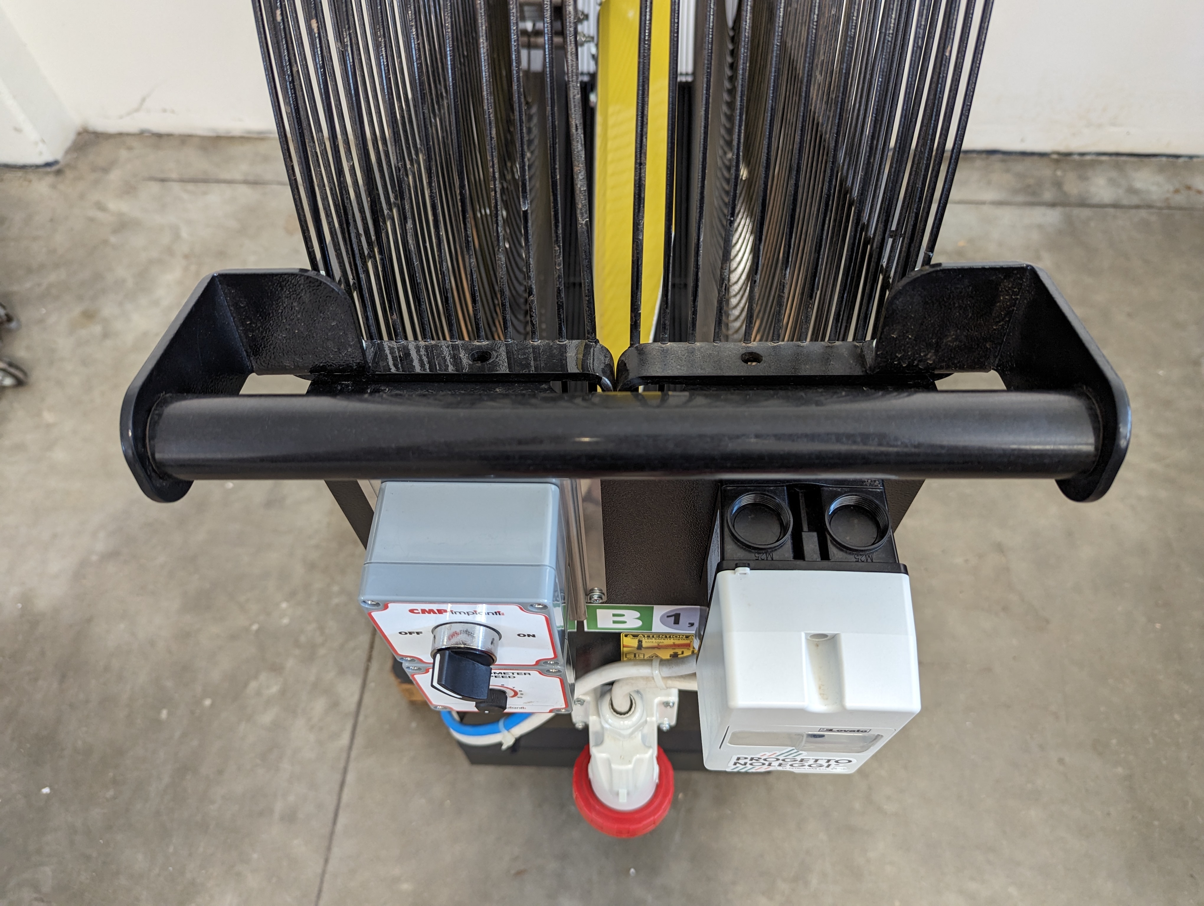 Grandi maniglie robuste per la movimentazione