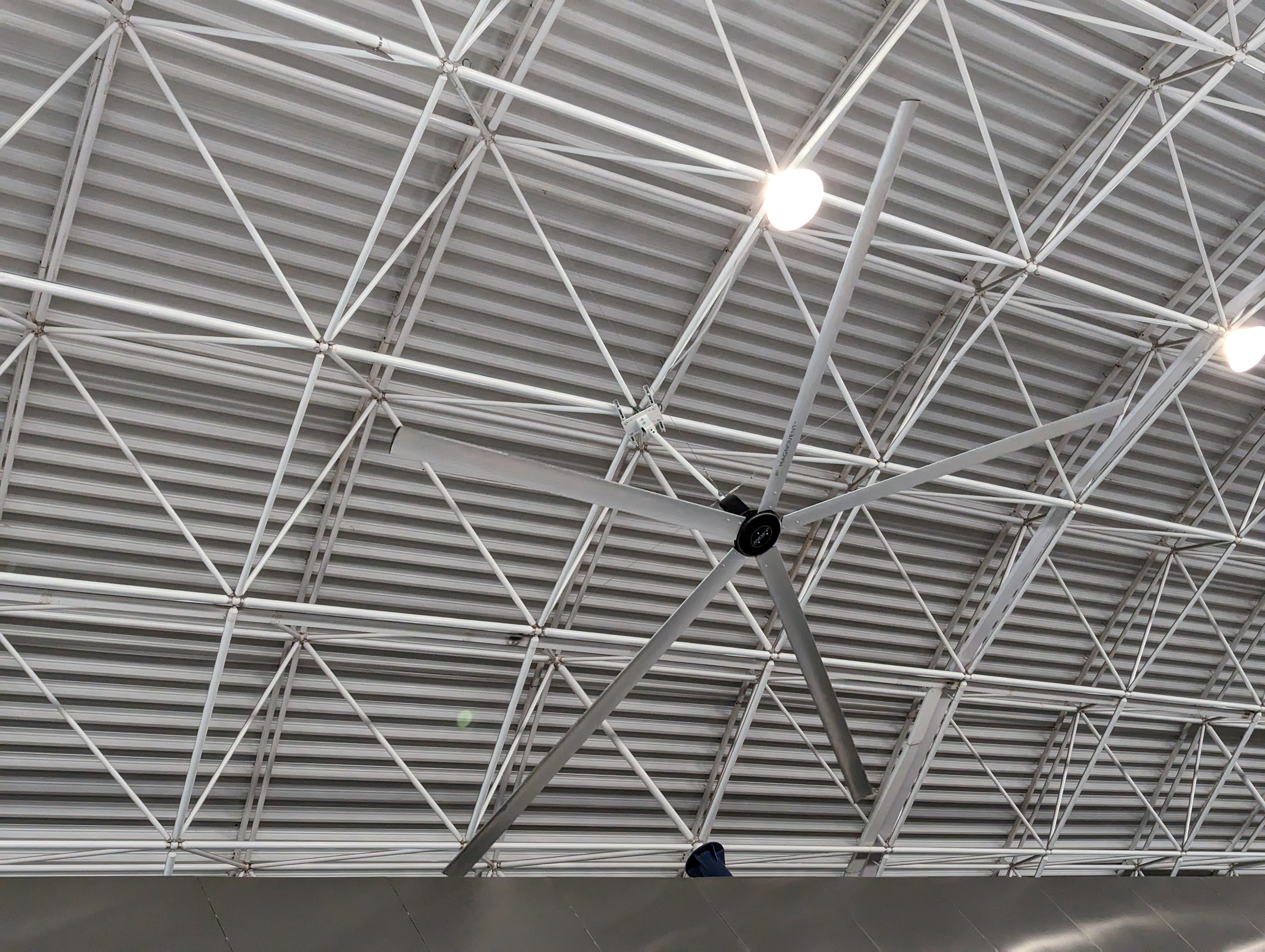 Ventilatori destratificatori da soffitto: tecnologia High Volume Low Speed (HVLS) (duplicate)