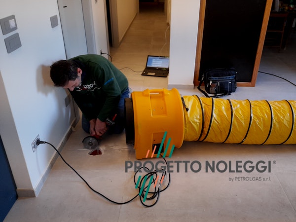 Estrattore di polveri in funzione - BL 8800 Estrattore di polveri in funzione - BL 8800