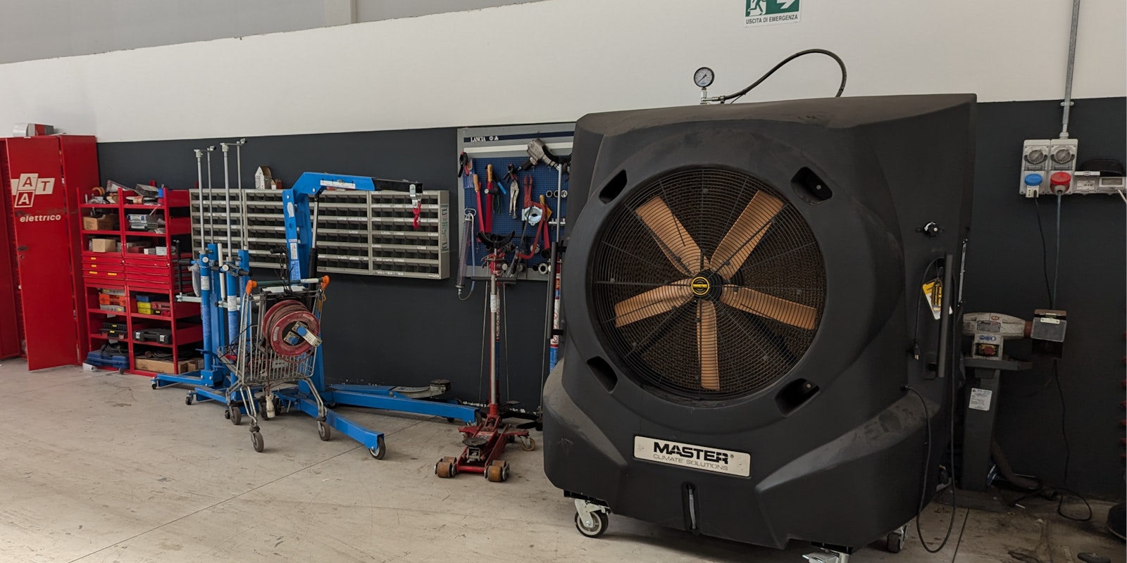 Master BC 341 - Installazione in Officina Auto Master BC 341 - Installazione in Officina Auto