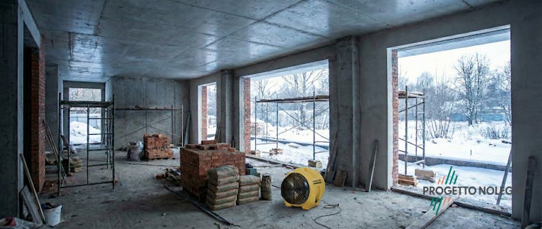 Cantiere invernale? Ecco come gestire umidità e polveri con le giuste attrezzature a noleggio