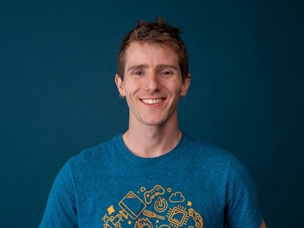 Best Tech YouTubers - Linus Tech Tips