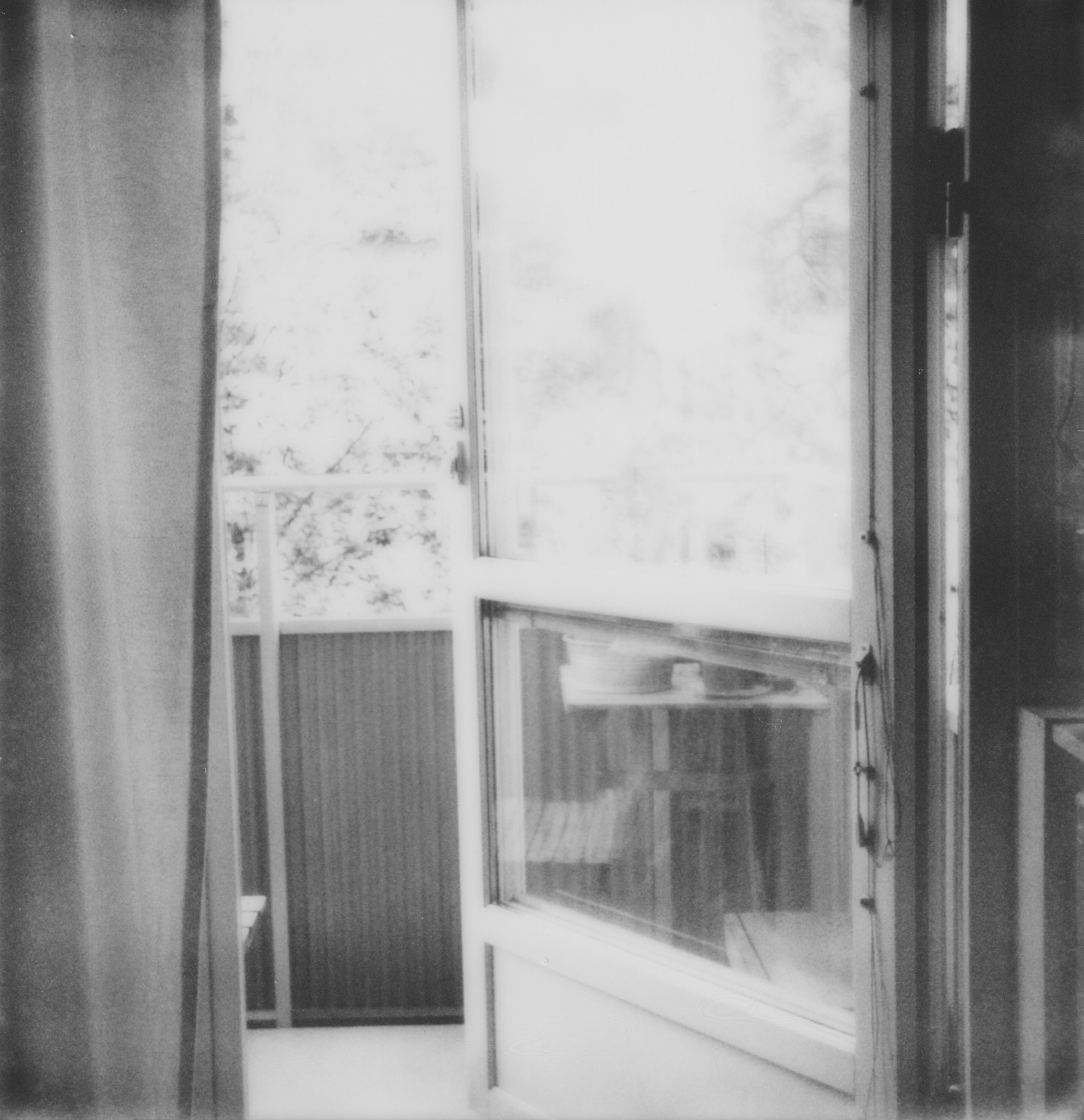 Balcony 20240811, Diktgymnasiet, Polaroid, 8x8 cm