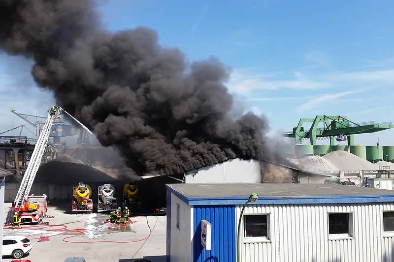 Incendie déclaré dans une usine nécessitant l'intervention des guide file serre file