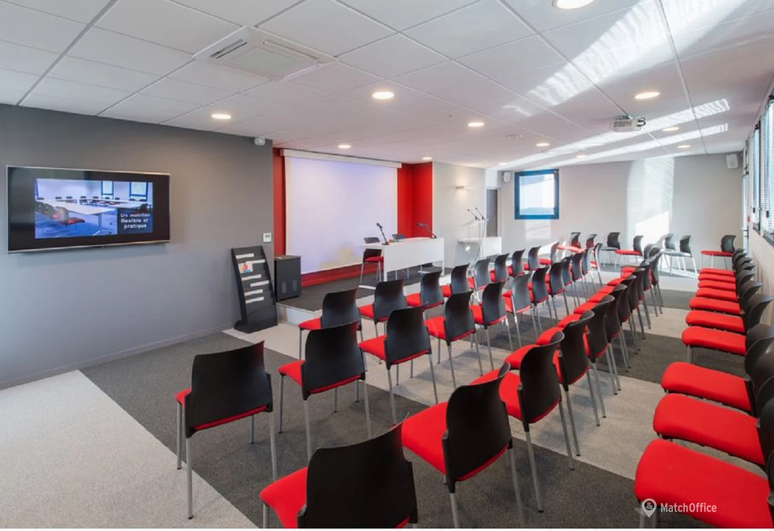 vue intérieure salle de conférence Buro Club centre de formation le Mans SPI Formation