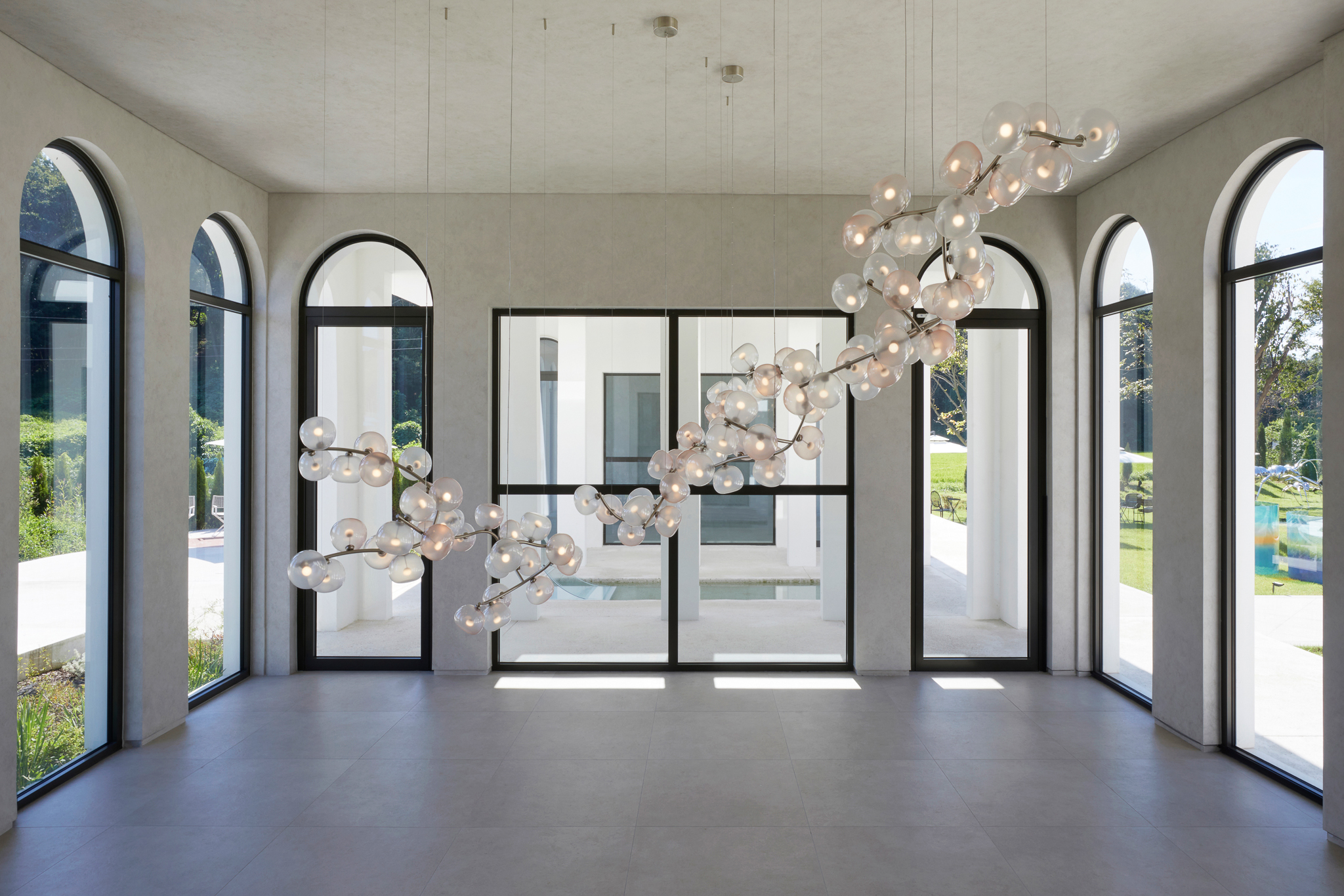 エリザベスバウアー♡Clematis Climber Chandelier Clematis Climber Chandelier イヤリング
