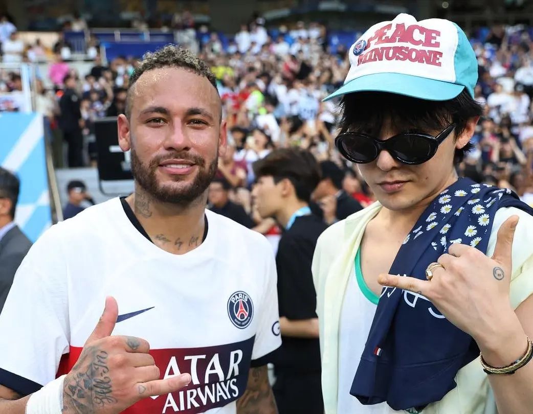 G-Dragon's Brand, PEACEMINUSONE Collabs With Paris Saint-Germain F.C.
