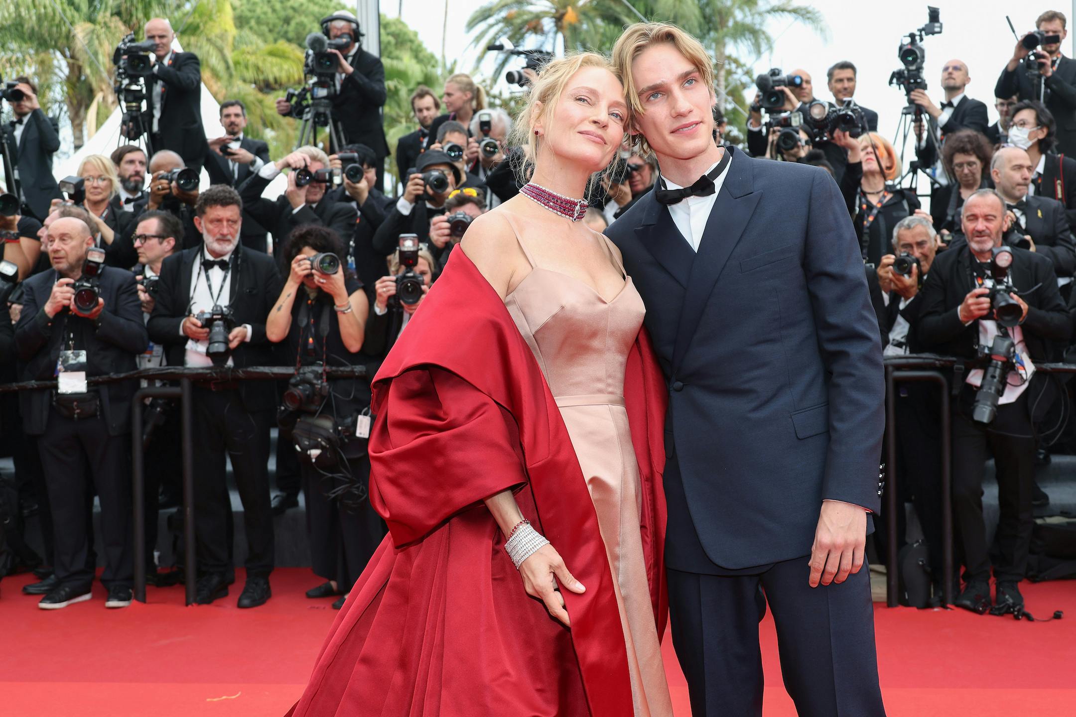 Who is Levon Hawke? — Facts Things to Know Uma Thurman Ethan Maya Hawke