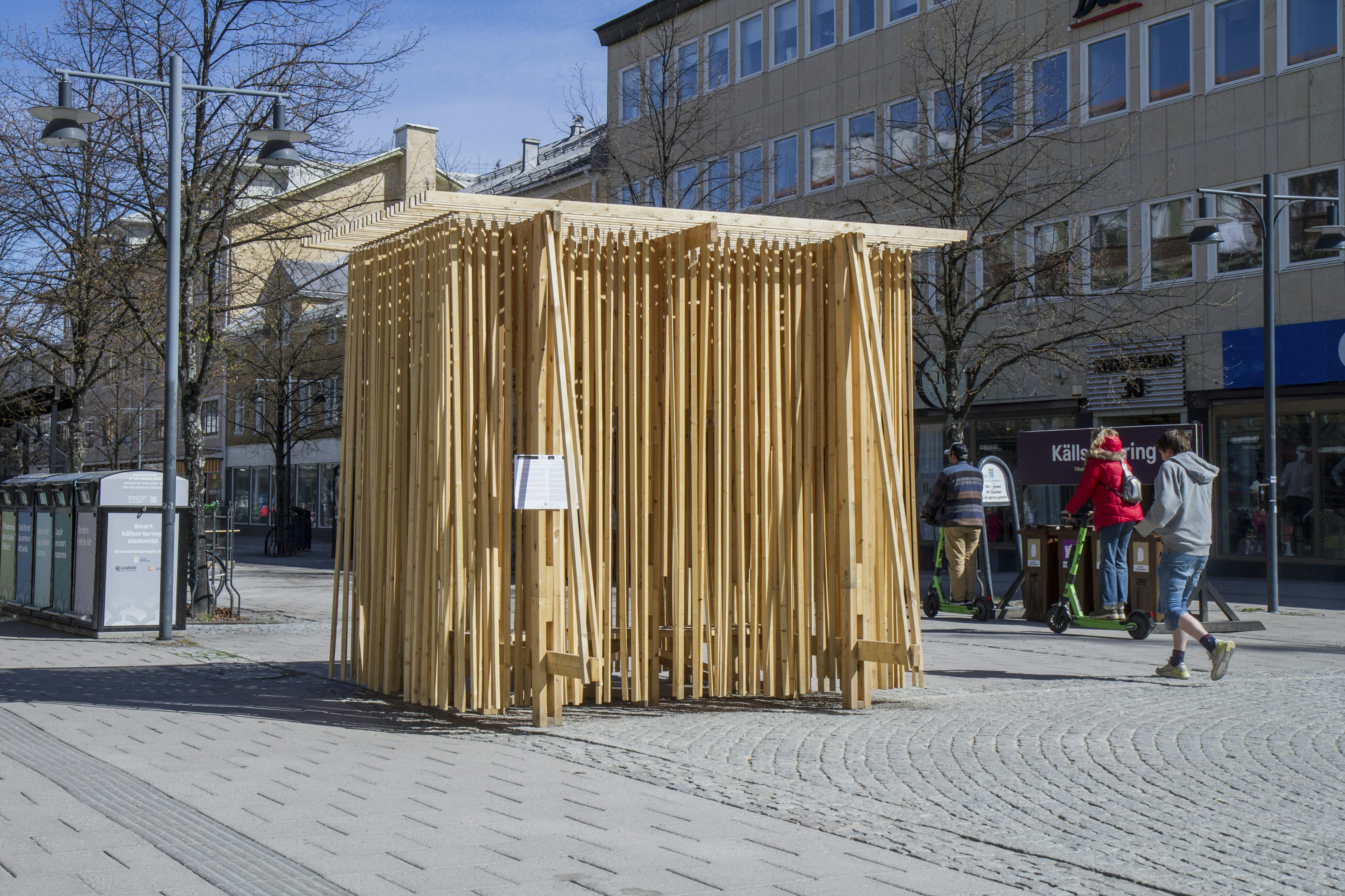 The Waterfall that Went Silent, 2024. Installation view from Storgatan, Luleå. Photo: Thomas Hämén