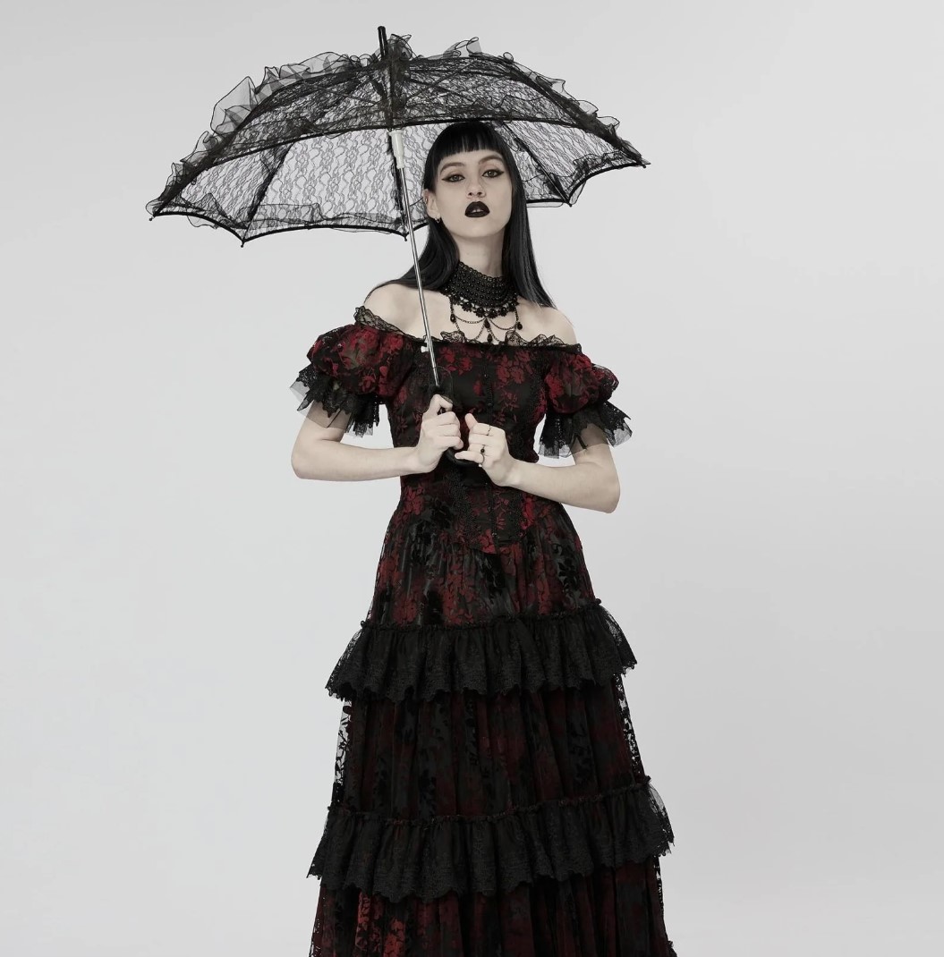 Summer Goth Fashion
