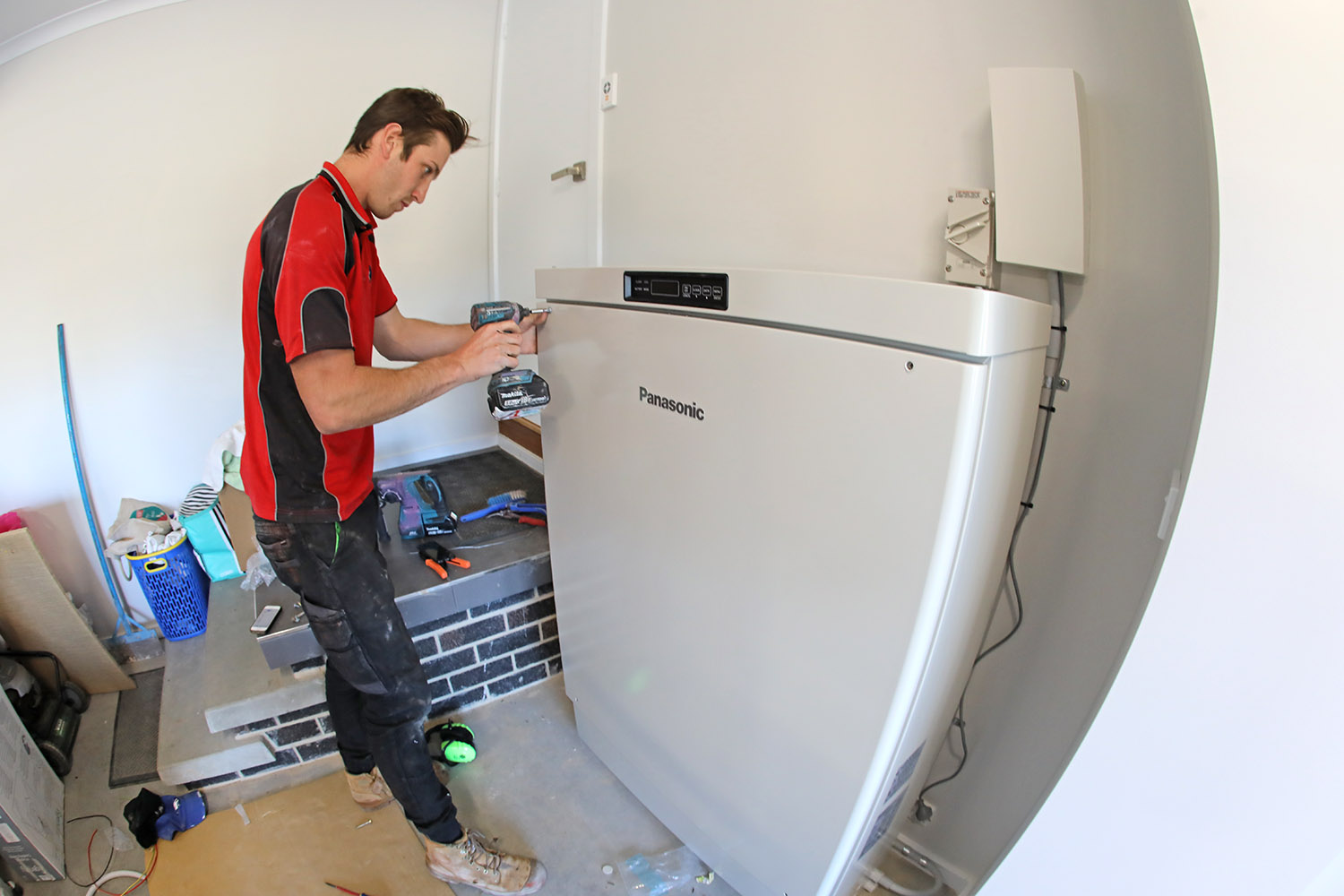 Image for First solar battery installed at Denman Prospect