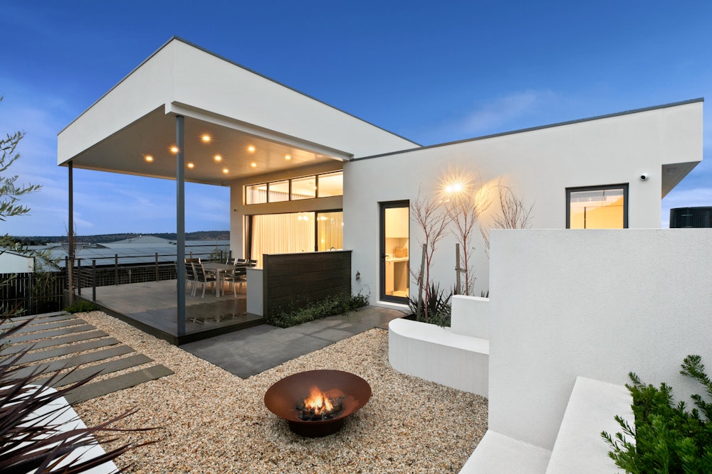 Image for The Como - Outside