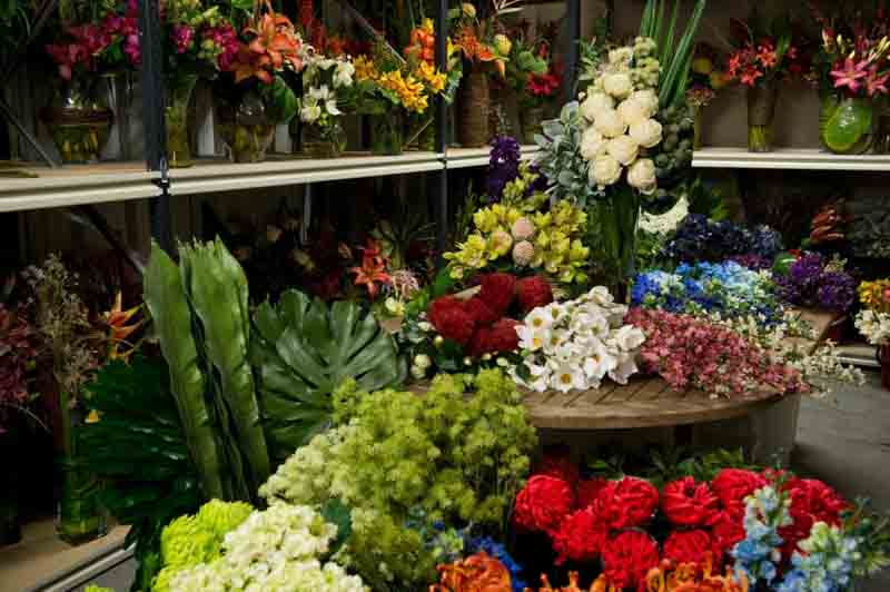 floral arrangements in florist